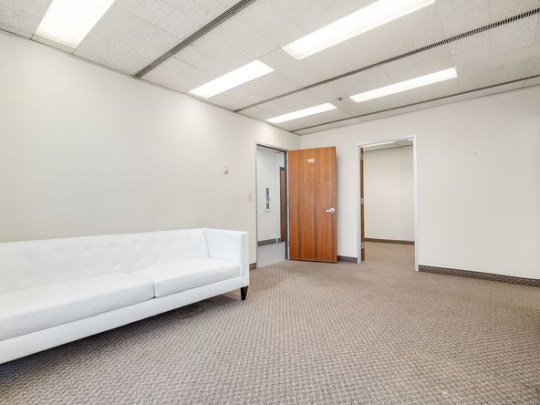 Office Space Available in Excellent Condition & Move-In Ready : 1221 Van Ness Ave, Fresno, CA 93721